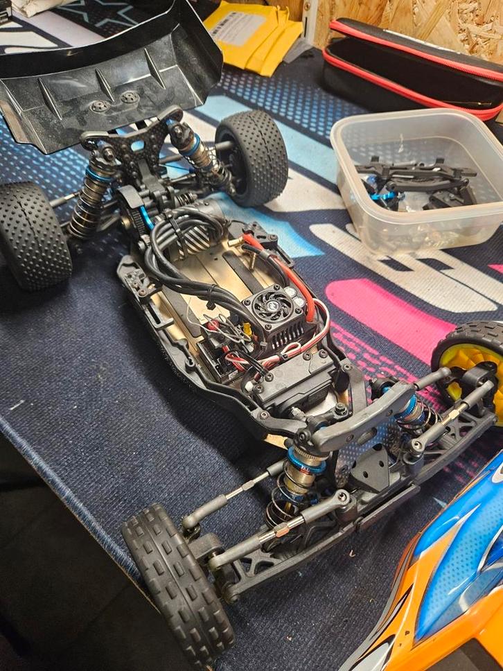 Team Associated b6.4, Hobby en Vrije tijd, Modelbouw | Radiografisch | Auto's, Gebruikt, Auto offroad, Elektro, Schaal 1:10, Ophalen of Verzenden