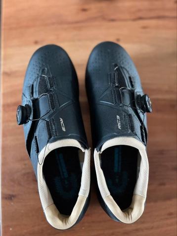 Shimano RC300 W Wielrenschoenen Dames beschikbaar voor biedingen
