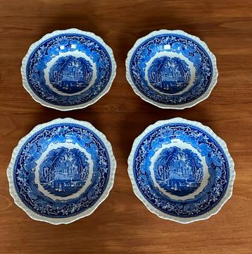 4 Mason’s Vista blauw diepe borden beschikbaar voor biedingen