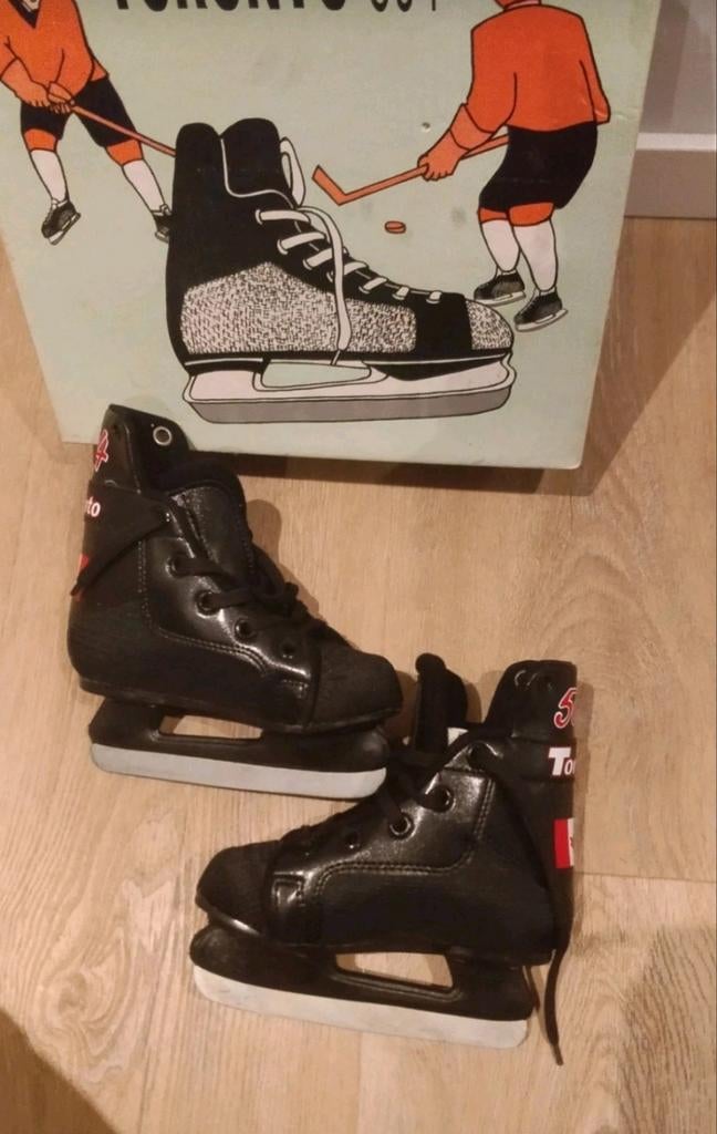 Ijshockey schaatsen Toronto maat 30, Sport en Fitness, IJshockey, Ophalen of Verzenden, Zo goed als nieuw