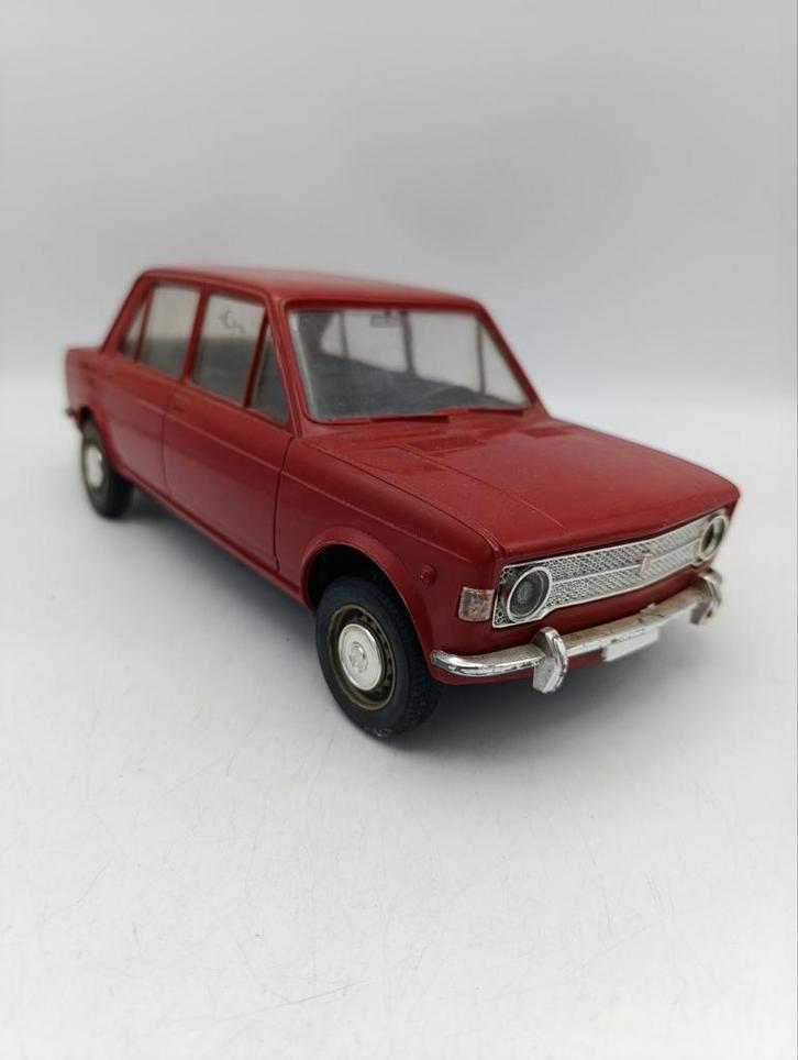 1/13 Fiat 128 van Pocher....zeldzaam, Hobby en Vrije tijd, Modelauto's | 1:5 tot 1:12, Zo goed als nieuw, Auto, Ophalen of Verzenden