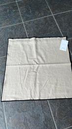 Kussenhoes met vulling, Huis en Inrichting, Woonaccessoires | Kussens, Ophalen of Verzenden, Zo goed als nieuw, Beige, Vierkant