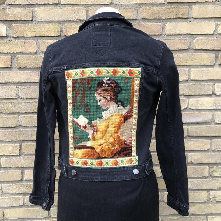 upcycled spijkerjas met borduurwerk (uniek exemplaar) adv 2, Kleding | Dames, Jassen | Zomer, Gedragen, Maat 36 (S), Zwart, Ophalen of Verzenden