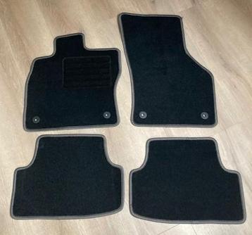 Mattenset voor een Volkswagen Golf 8 Hatchback beschikbaar voor biedingen