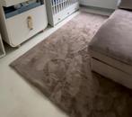 Taupe fluffy tapijt, Ophalen of Verzenden, Zo goed als nieuw, Minder dan 10 m², Tapijt
