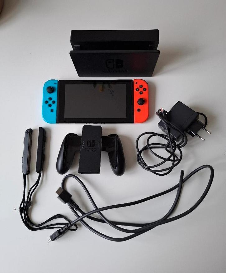 Nintendo Switch v1, Spelcomputers en Games, Spelcomputers | Nintendo Switch, Zo goed als nieuw, Switch Original, Met 2 controllers