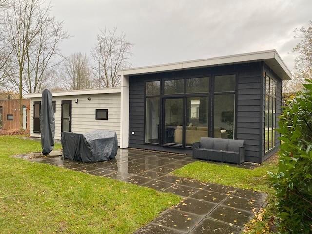 Modern instapklaar chalet | Grote raampartijen | Nette staat, Caravans en Kamperen, Stacaravans, tot en met 4, Ophalen