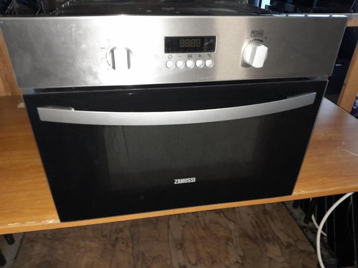 ZANUSSI COMBI OVEN/MAGNETRON ZKC44500XA TE KOOP, Witgoed en Apparatuur, Magnetrons, Gebruikt, Inbouw, Combimagnetron, 60 cm of meer