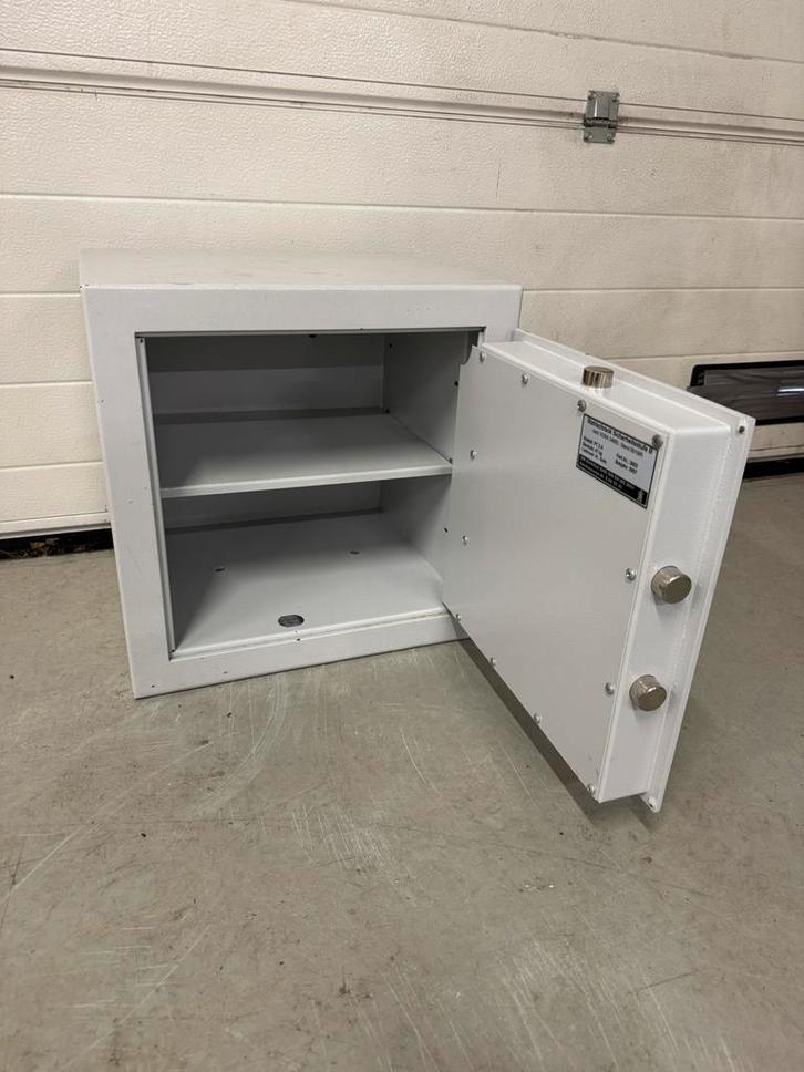 Goede kluis/brandkast Certificaat 47 kg M-Safe, Huis en Inrichting, Brandblussers en Brandkasten, Brandkast, Ophalen