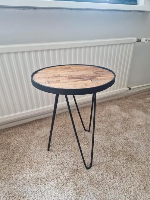 2 bijzettafels/ nachtkastjes te koop, Huis en Inrichting, Tafels | Bijzettafels, Zo goed als nieuw, Rond, 60 cm of meer, 75 cm of meer