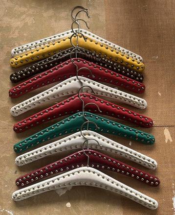Set Luxe Kledinghangers met Nieten, Vintage Stijl (10 stuks) beschikbaar voor biedingen