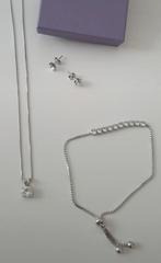 Zilverkleurige Sieradenset met Kristallen-Lucardi, Sieraden, Tassen en Uiterlijk, Armbanden, Nieuw, Ophalen of Verzenden, Zilver
