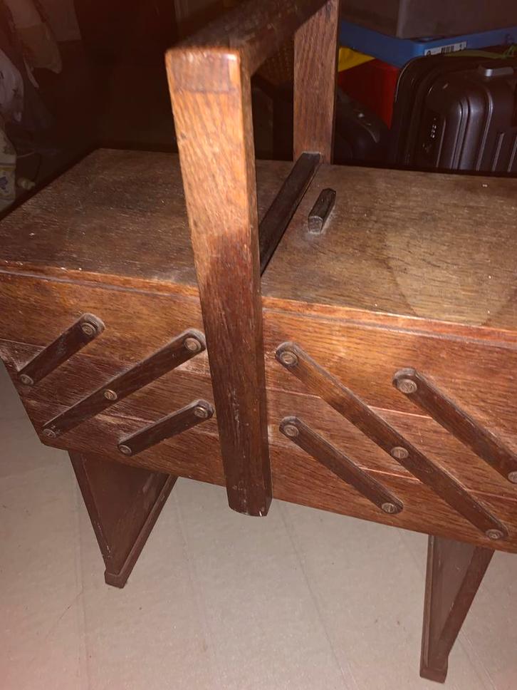 Vintage Houten Naaimachine Tafel / Naaikist, Hobby en Vrije tijd, Naaimachines en Toebehoren, Gebruikt, Naaimachine, Overige merken