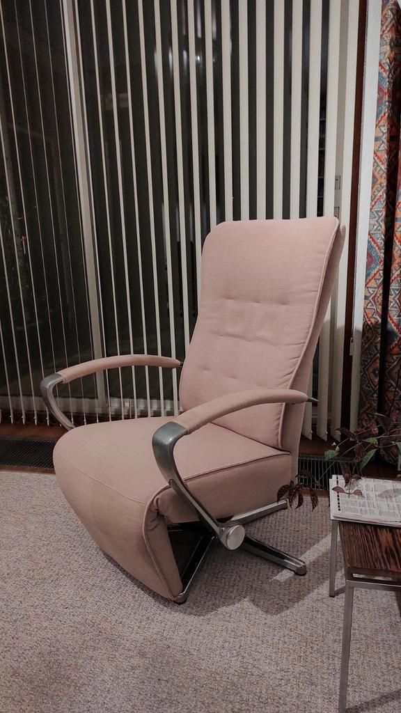 Prominent stoelen, Huis en Inrichting, Fauteuils, Gebruikt, Metaal, Stof, 50 tot 75 cm, Minder dan 75 cm, Ophalen