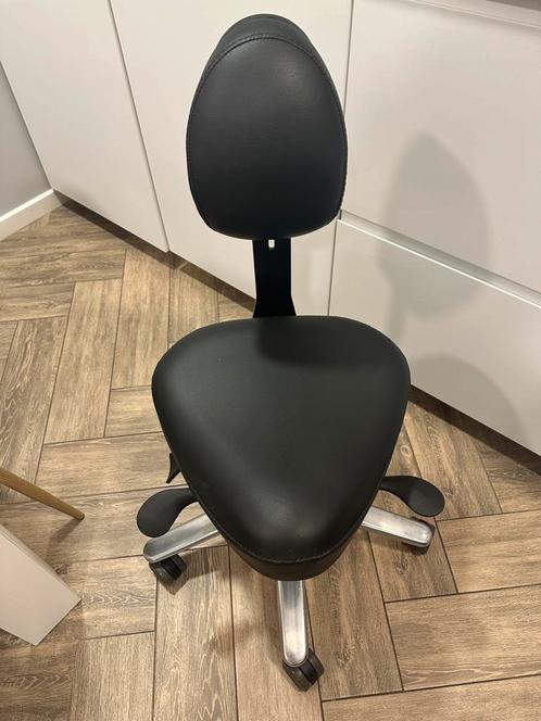 Te koop: Ergonomische werkstoel – slechts 1,5 jaar oud!, Huis en Inrichting, Bureaustoelen, Zo goed als nieuw, Zwart, Ergonomisch