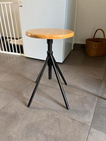 Draai kruk krukje hout staal beschikbaar voor biedingen