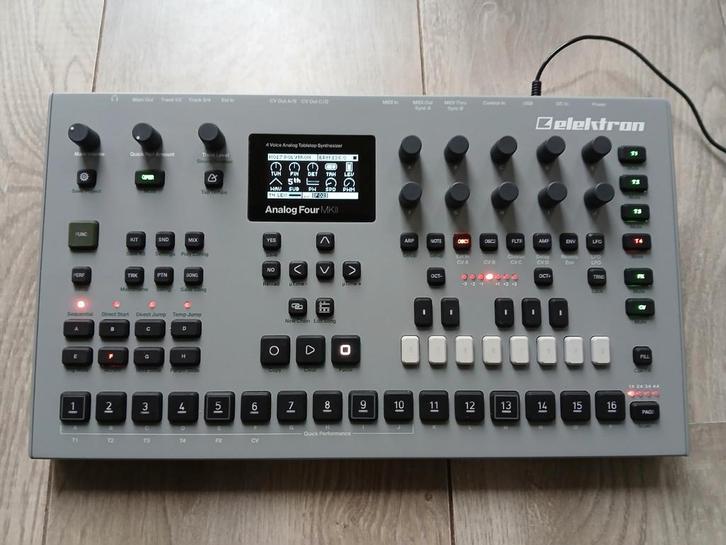 Elektron Analog Four MKII, Muziek en Instrumenten, Synthesizers, Zo goed als nieuw, Overige aantallen, Overige merken, Ophalen