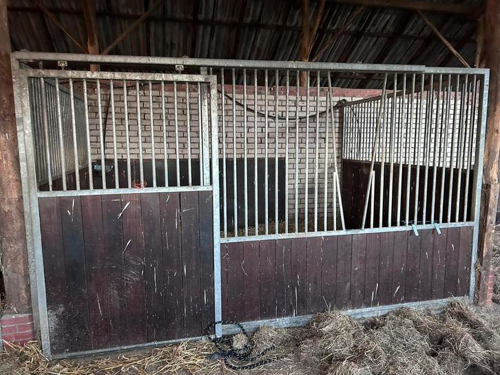 3 paardenboxen (ongeveer 3x4 meter), Dieren en Toebehoren, Stalling en Weidegang