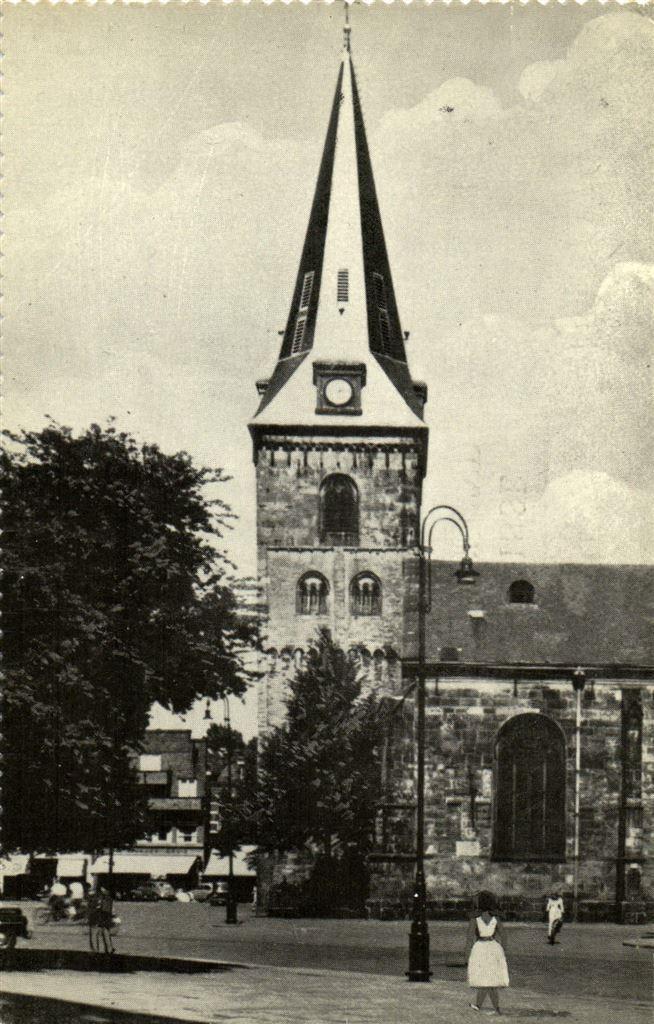 Enschede, Ned. Herv. Kerk, Markt - volk - 1962 gelopen, Verzamelen, Ansichtkaarten | Nederland, Ongelopen, Overijssel, Voor 1920