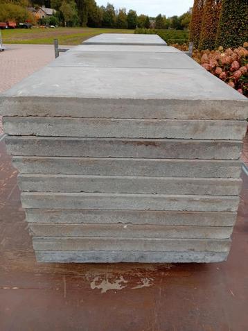 Beton tegels 60x40 z.g.a.n. beschikbaar voor biedingen