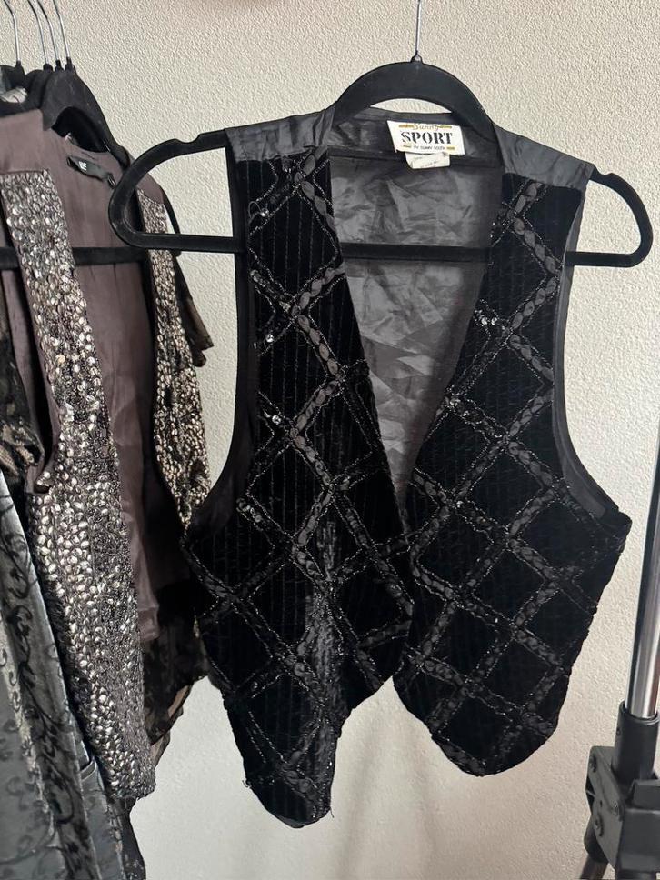 Vintage Y2K zwart fluwelen gilet met pailletten, Kleding | Dames, Bodywarmers, Zo goed als nieuw, Maat 36 (S), Zwart, Ophalen of Verzenden