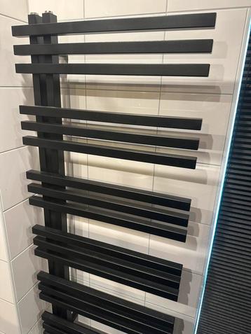 Maxaro designer radiator en handoekdroger beschikbaar voor biedingen