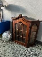 Antiek houten vitrine wandkastje met sleutel, Ophalen, 50 tot 100 cm, Zo goed als nieuw, Minder dan 100 cm