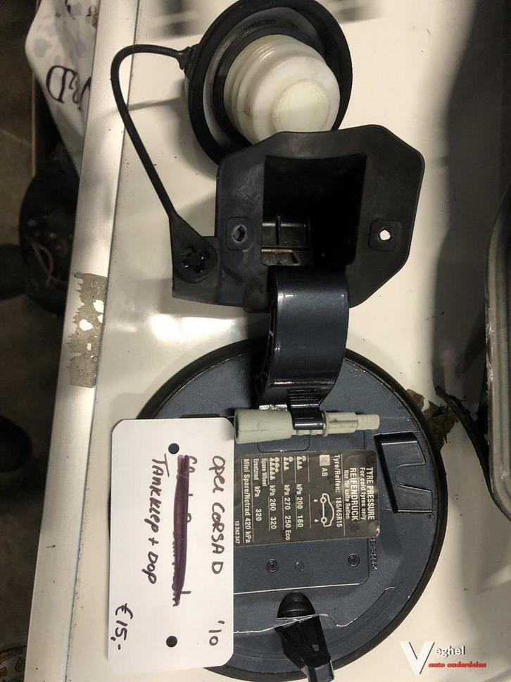 Opel Corsa D 1.2 16v 2010 Tankklep met dop, Auto-onderdelen, Carrosserie en Plaatwerk, Deur, Gebruikt, Ophalen of Verzenden