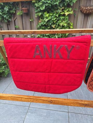Verschillende dekjes o.a. anky en hv polo beschikbaar voor biedingen