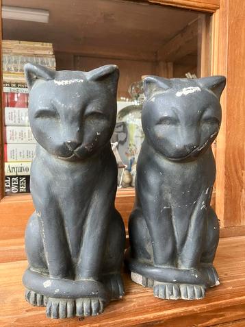 Twee katten beelden beschikbaar voor biedingen