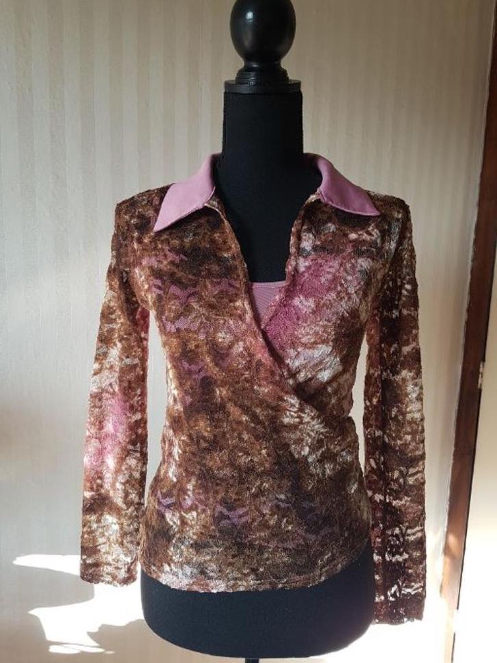 Prachtige blouse met striklint in mooie kleuren. Nieuw. 36 S, Kleding | Dames, Blouses en Tunieken, Nieuw, Maat 36 (S), Bruin