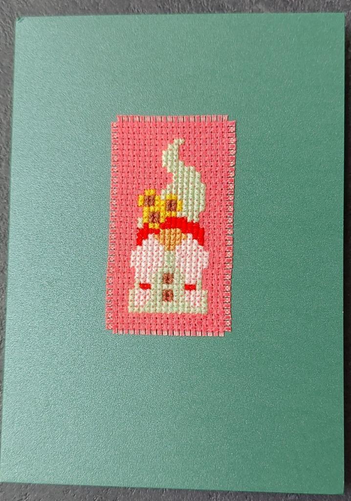 kaart met geborduurde gnoom (1829), Hobby en Vrije tijd, Kaarten | Zelfgemaakt, Nieuw, Overige thema's, Ophalen of Verzenden