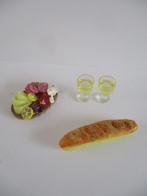poppenhuis borrelplank met stokbrood en 2 glazen wijn, Ophalen of Verzenden, Zo goed als nieuw, Decoratie