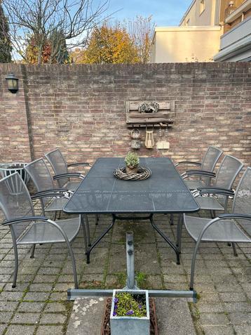 Tuinset met 6 zitplaatsen beschikbaar voor biedingen