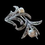 Vintage broche met markasietsteentjes en faux parels, Ophalen of Verzenden, Overige materialen, Broche