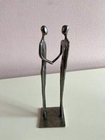 Tin beeldje "Dutch Pewter" twee figuren geven een hand beschikbaar voor biedingen