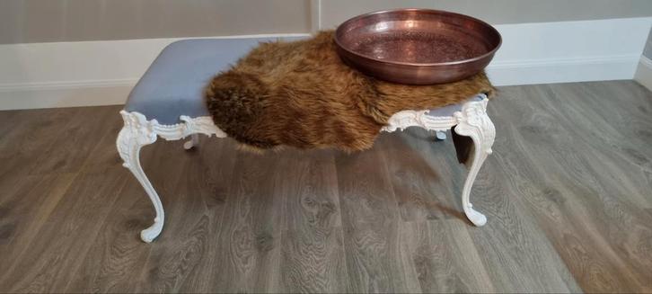 Brocante hocker wit in perfecte staat., Huis en Inrichting, Banken | Voetenbanken en Poefen, Rechthoekig, Stof, Ophalen