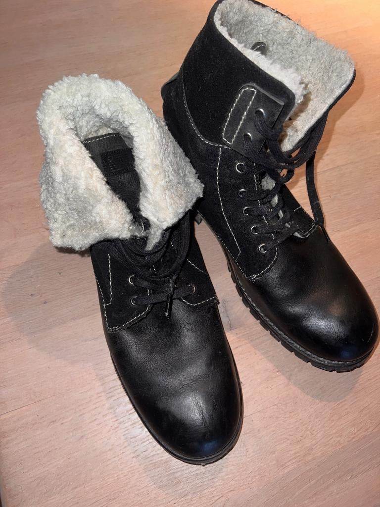 Zwarte half hoge boots met voering maat 43, Zwart, Boots, Pier One, Ophalen of Verzenden