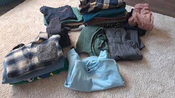 Jongenskleding maat 98 beschikbaar voor biedingen