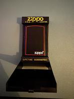 Zippo Slim Mat Zwart Rode Kanten + Doos, Ophalen of Verzenden, Zo goed als nieuw, Aansteker