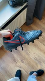 Mooi  voetbalschoenen maat 43 valt als 42 morgen €15 weg, Maat XS of kleiner, Ophalen, Zo goed als nieuw, Schoenen