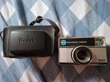 Kodak instamatic camera met tasje beschikbaar voor biedingen