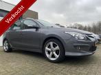 Hyundai i30 CW 1.6i i-Motion NAP NWE APK Airco Trekhaak Crui, Auto's, Voorwielaandrijving, Euro 5, Stof, Gebruikt