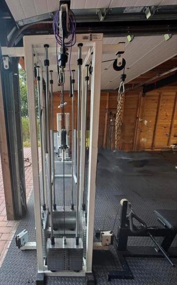 Technogym  Kabelstation cable machine – 2x80kg + 2x60kg beschikbaar voor biedingen