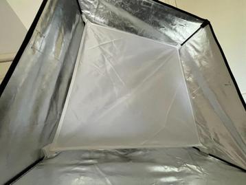 softbox /  lichtvormer / modifier beschikbaar voor biedingen