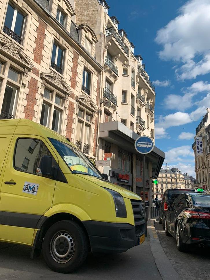 Landelijke koerier met grote bestelbussen, Diensten en Vakmensen, Koeriers, Chauffeurs en Taxi's, Chauffeursdiensten, Koeriersdiensten