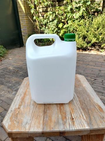 jerrycans beschikbaar voor biedingen