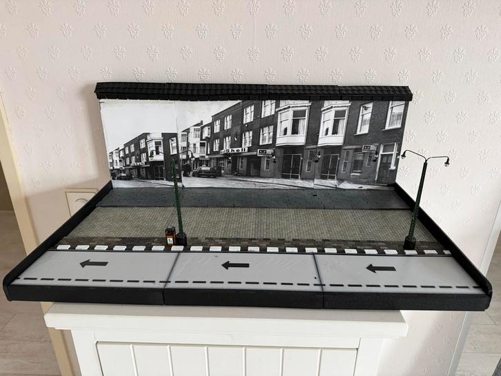 Modelbouw Diorama Straatscène, Hobby en Vrije tijd, Modelbouw | Auto's en Voertuigen, Zo goed als nieuw, Auto, 1:32 tot 1:50, Overige merken