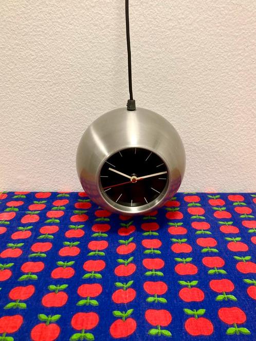 Zéér speciale aluminium Space Age klok - meer info gevraagd, Verzamelen, Retro, Huis en Inrichting, Ophalen of Verzenden