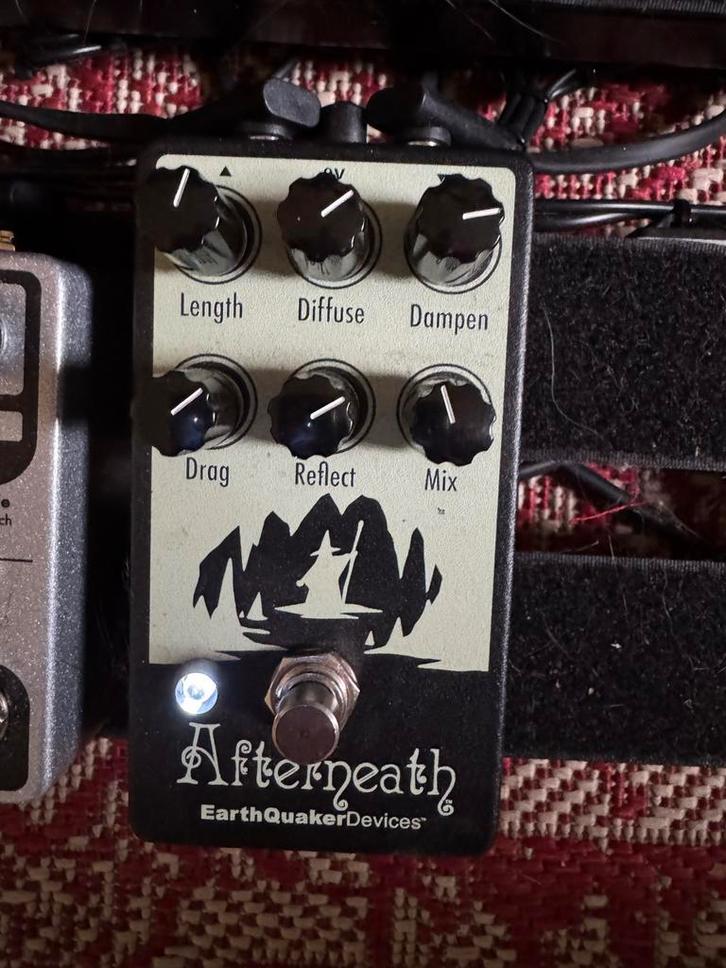 EQD EarthQuaker Devices Afterneath V2, Muziek en Instrumenten, Effecten, Zo goed als nieuw, Reverb, Ophalen of Verzenden